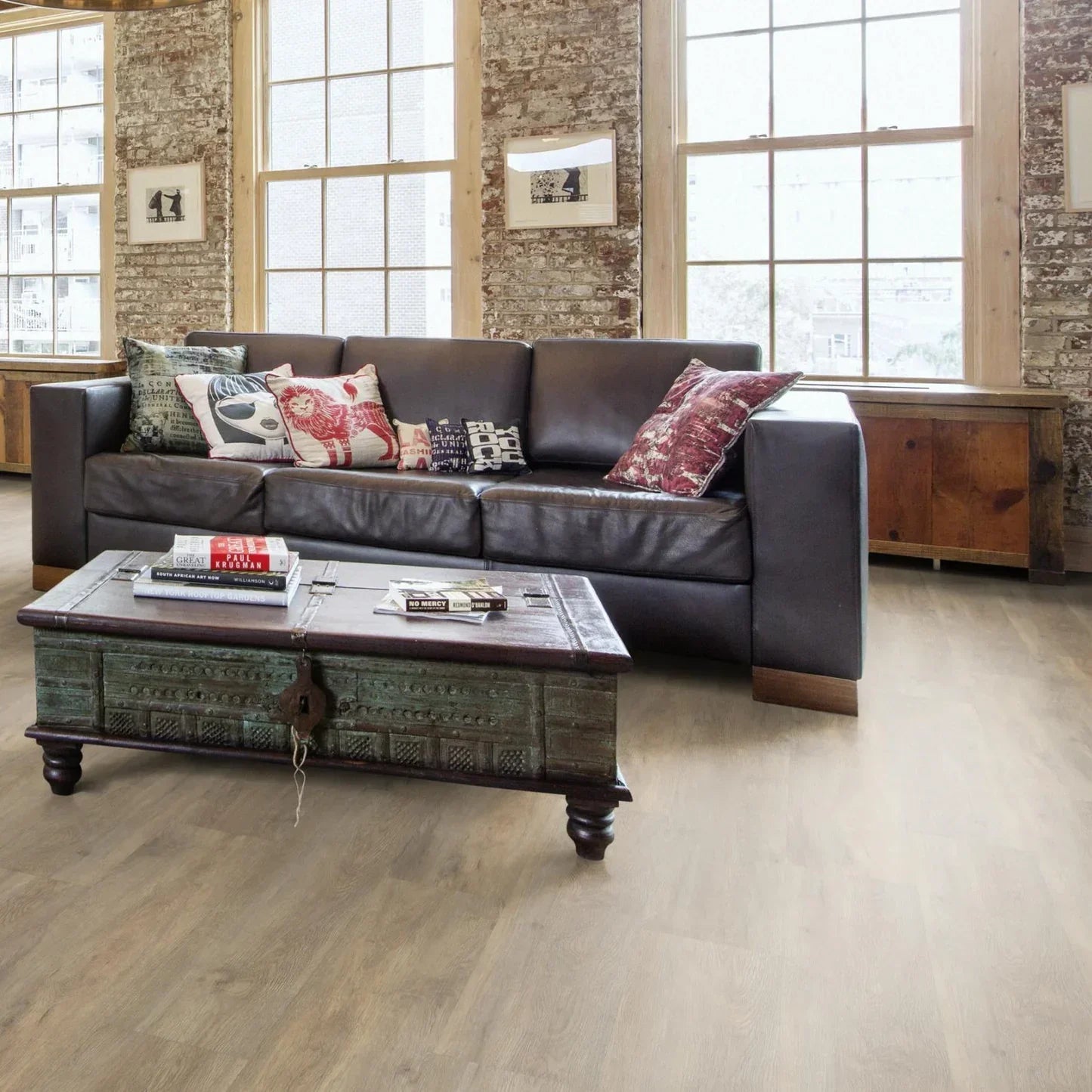 How to Choose the Best Flooring for Tiny Homes and Compact Spaces