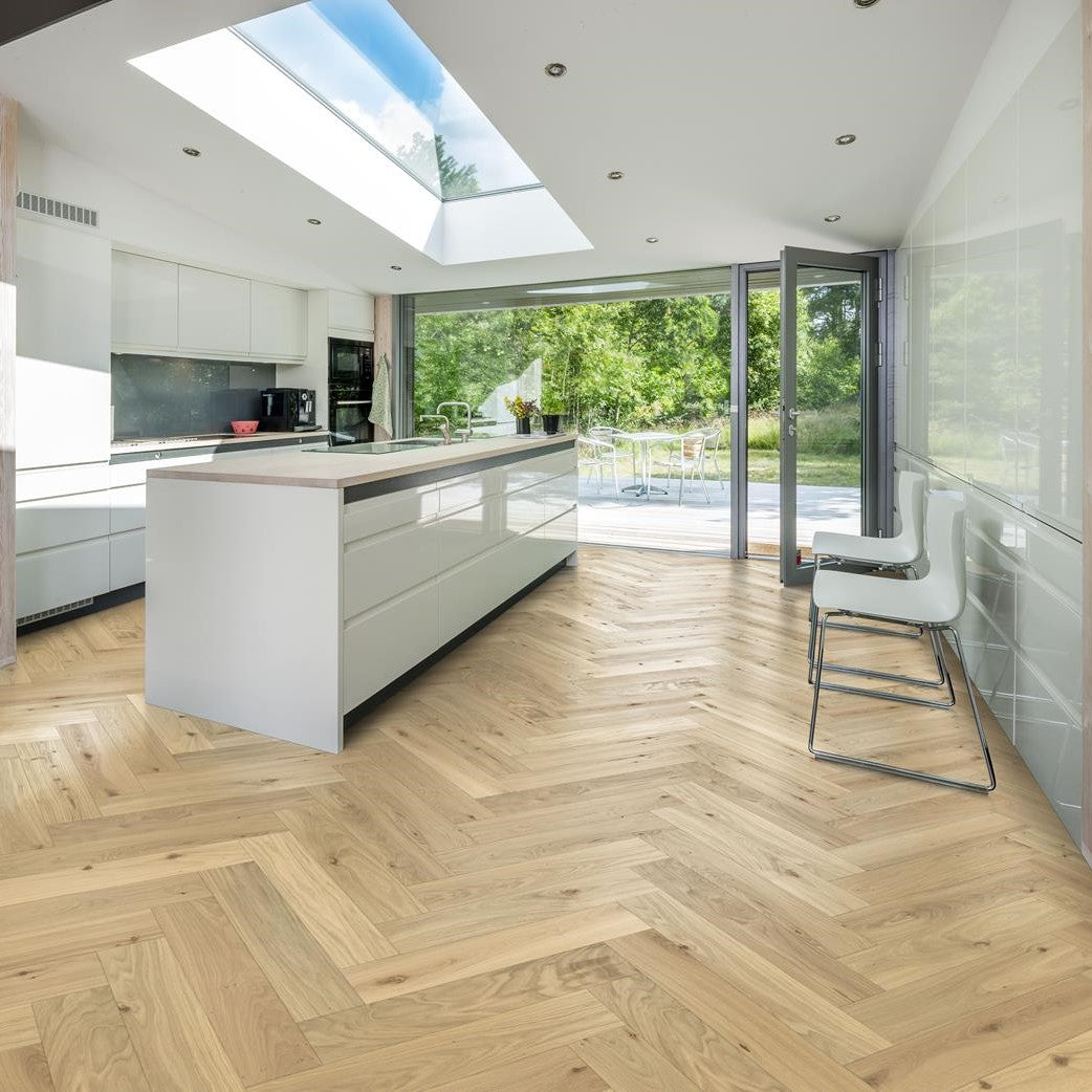 Kahrs Herringbone Oak CC DIM White