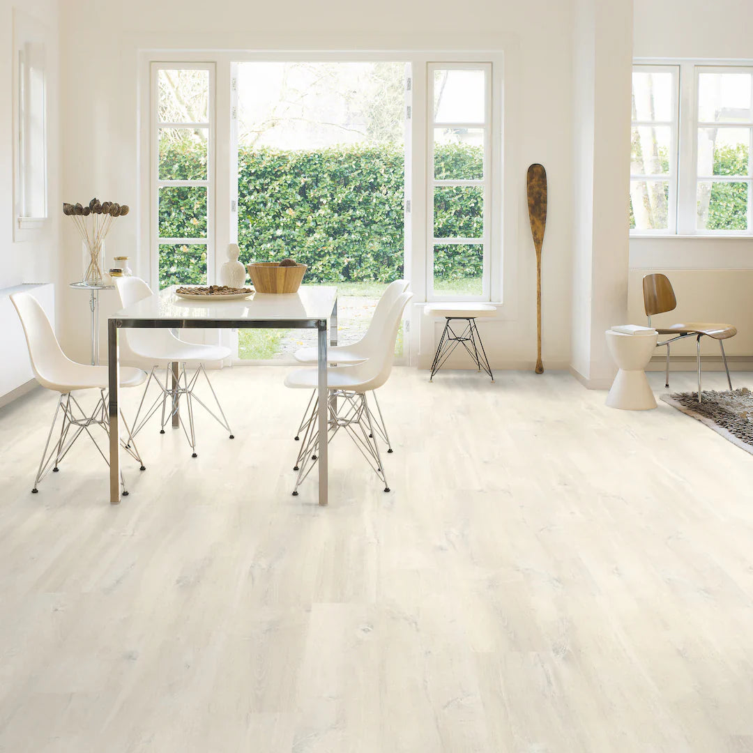 How to Make Small Rooms Look Bigger with the Right Wood Flooring