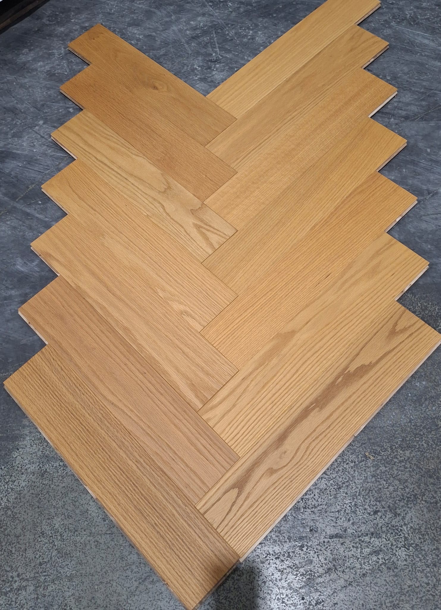 Šilto medaus atspalvio aliejuotas ąžuolo eglutės parketas, 125 mm