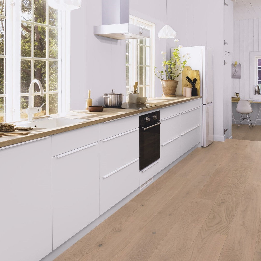 Boen Oak Fresh White Animoso Mix 14mm Castle Plank - Matt Plus Lacquer - Brushed